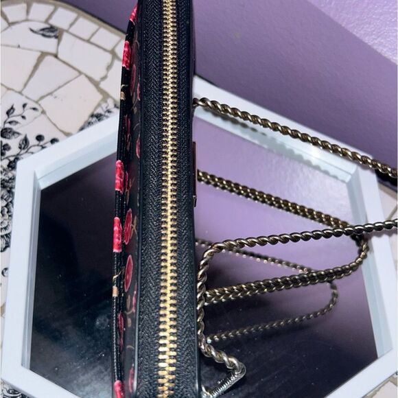 Kate Spade NY “roses falling”Leather med full-zip wallet. Excellent condition. - Picture 5 of 9